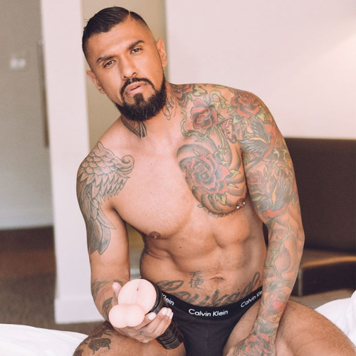 Мастурбатор-попка Fleshlight FleshSack с мошонкой