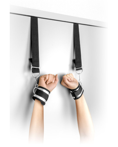 Фіксатор для рук на дверях Fetish Tentation Door swing handcuffs - Фото №1