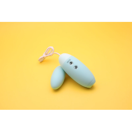 Вакуумный стимулятор с виброяйцом 2-в-1 KISTOY Miss VV Cyan