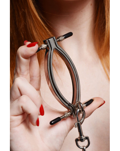 Затискач для статевих губ Master Series: Pussy Tugger Adjustable Vagina Clamp with Chain - Фото №8