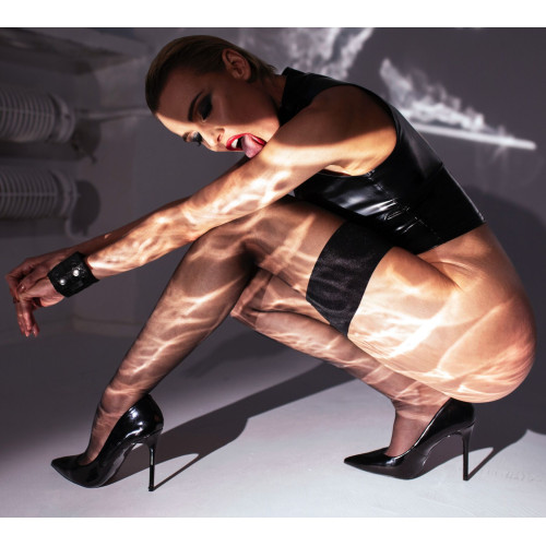 Топ Noir Handmade F324 Glam, XL, black, халтер, на блискавці, вінілові вставки, комір-стійка