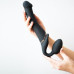Безремневой страпон с вибрацией Strap-On-Me Vibrating Black M, диаметр 3,3см, пульт ДУ, регулируемый - Фото №6