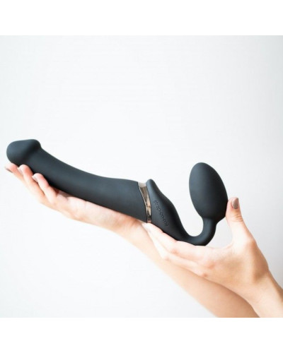 Безремневой страпон с вибрацией Strap-On-Me Vibrating Black M, диаметр 3,3см, пульт ДУ, регулируемый - Фото №8